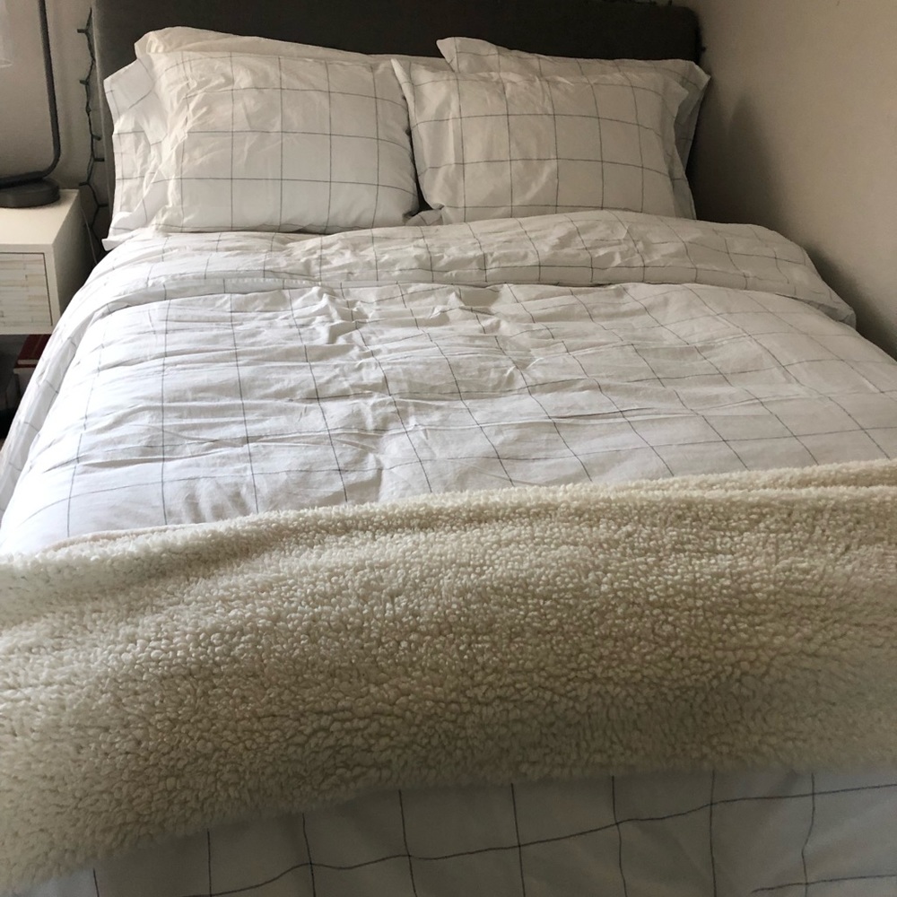 West elm Stripped Duvet Cover & Shams